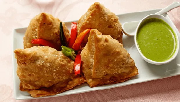 Vegetable Singara with Green Sauce